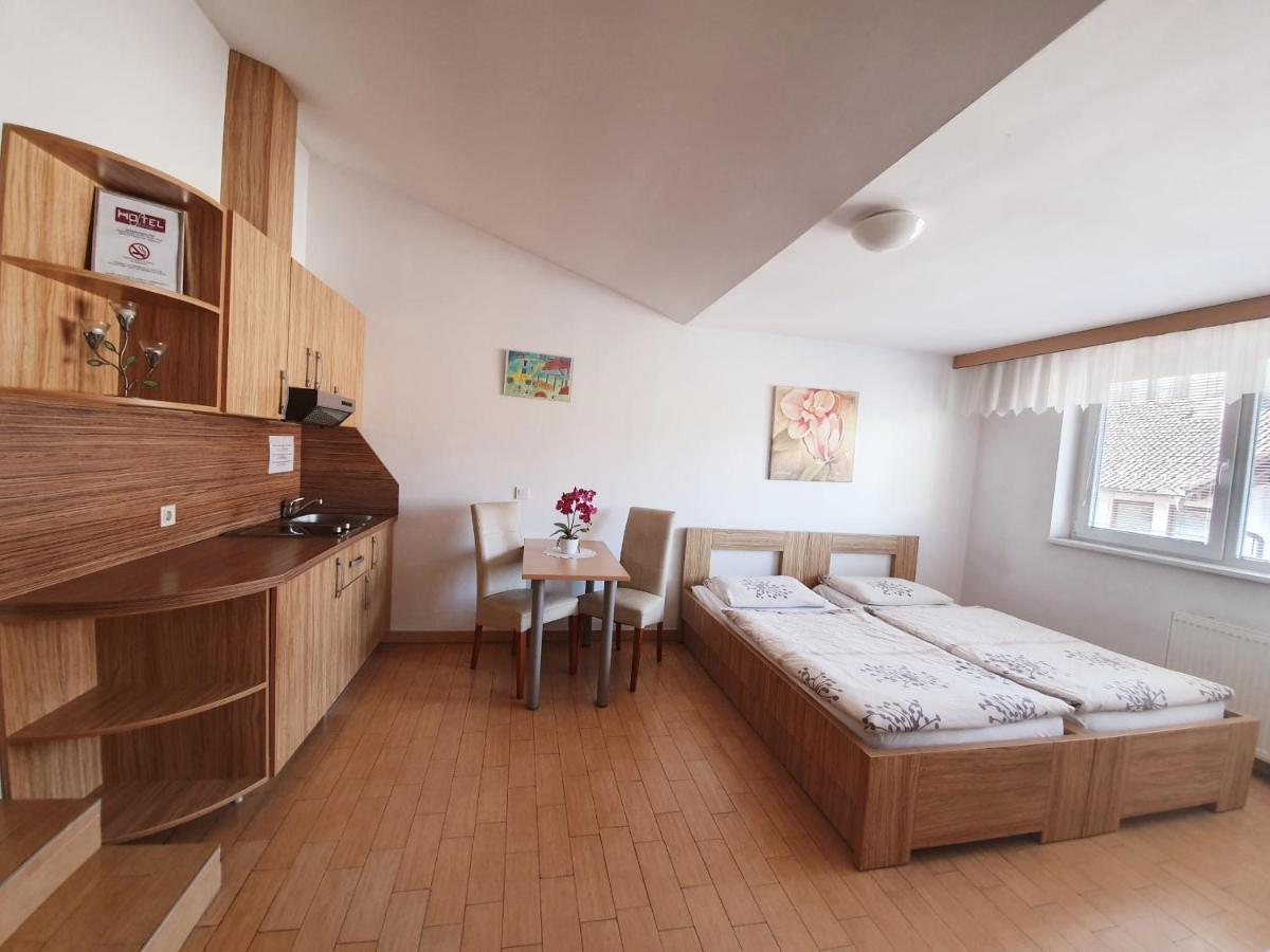 Hostel Novak Novo Mesto Dış mekan fotoğraf